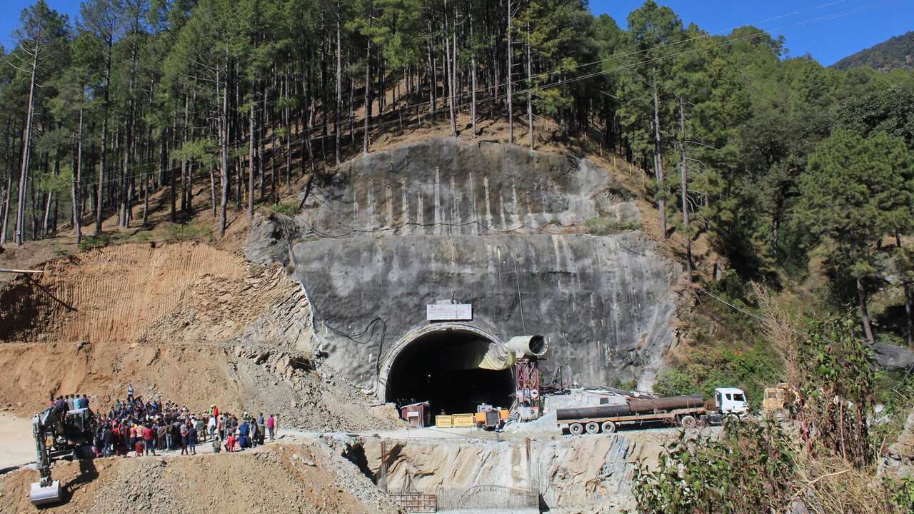 Tunnel-Drama in Indien: Retter zu 41 Arbeitern vorgedrungen