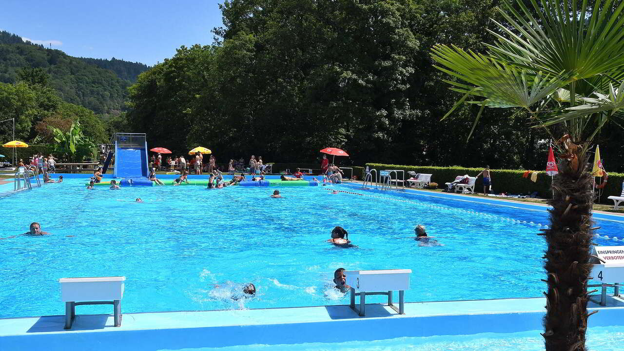 Geld für Gewerbegebiet, Schwimmbad und Brücken in Kappelrodeck